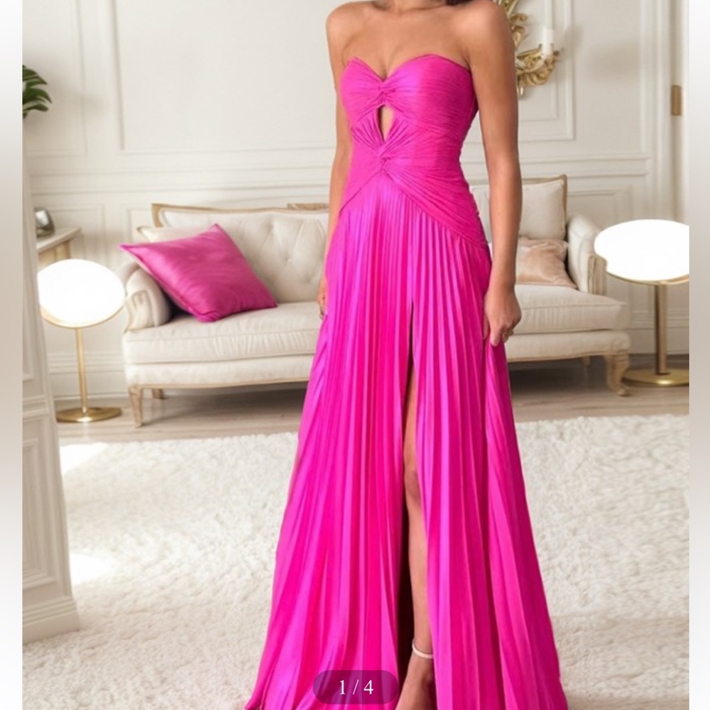 LLELLA sweetheart pink pleated prom dress